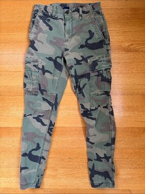 GAP Men's Cargo Pants in Green Camo 28x30